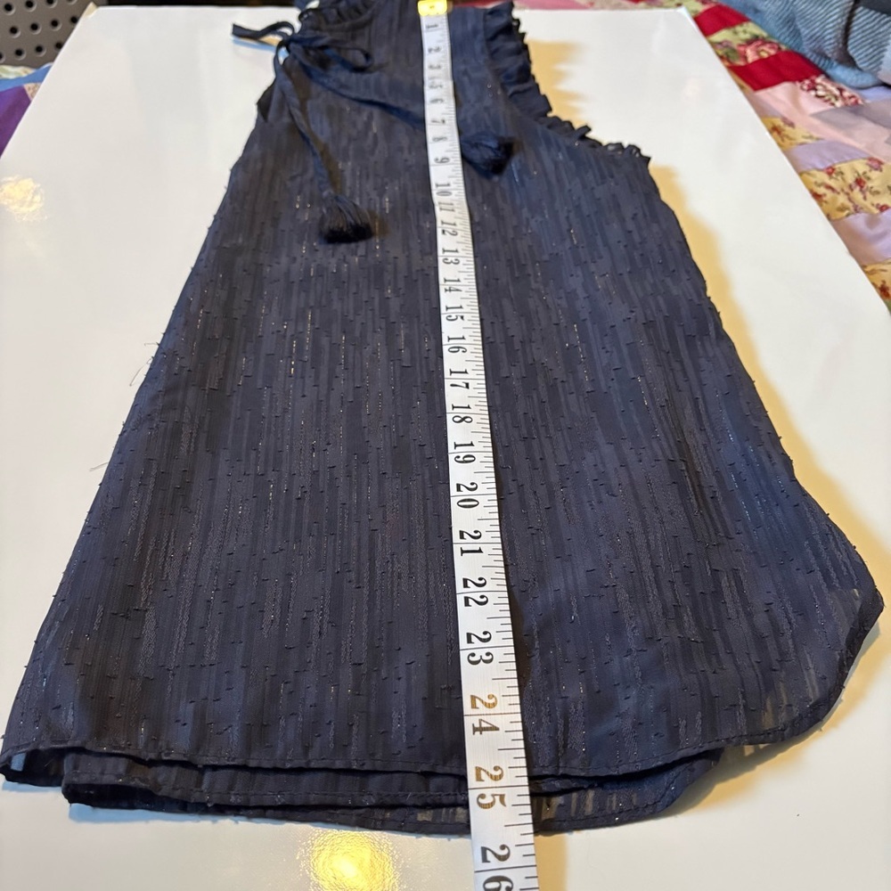 Joie Navy Ruffle Sleeveless Blouse with metallic sparkle, no size tag but fits L - Picture 8 of 10